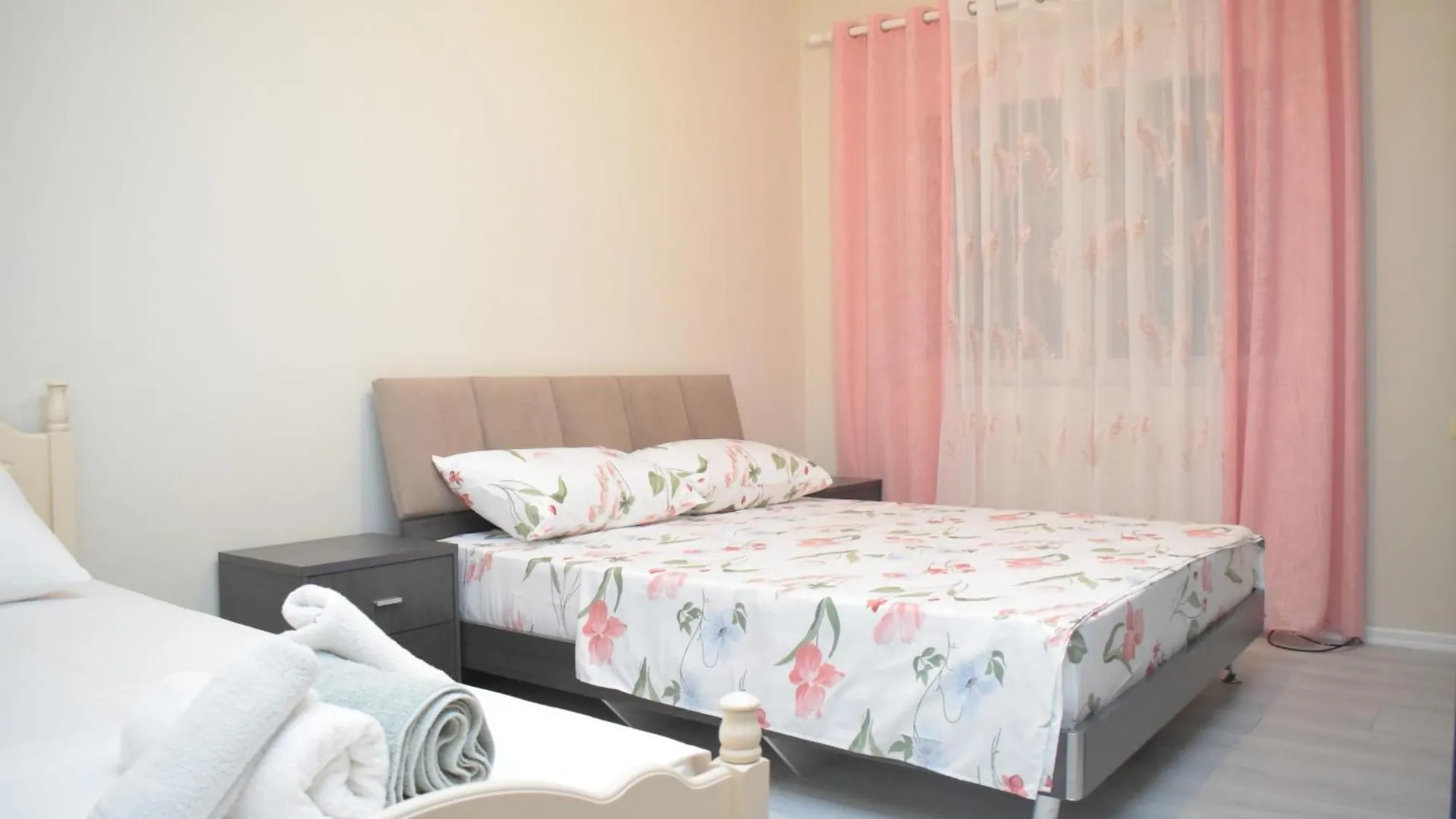 Breezy Lungomare Apartment Vlorë 0*,  Αλβανία
